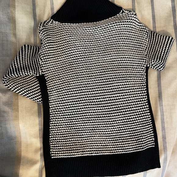 Banana Republic knit like sweater - Picture 4 of 5